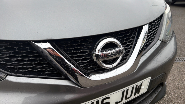 Nissan Qashqai 1.6 dCi Tekna 5dr Xtronic Diesel Hatchback